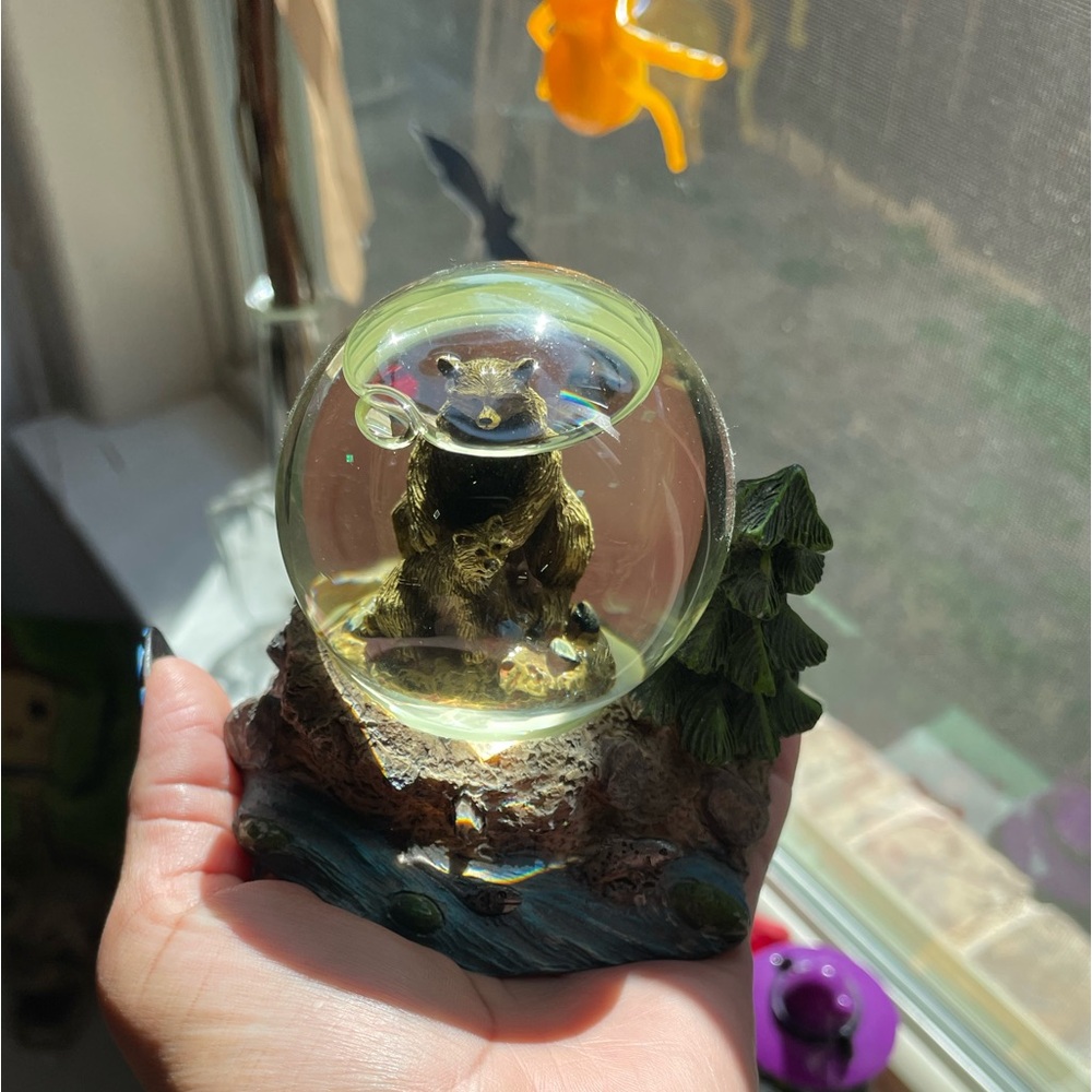 Vintage grizzly bear nature snowglobe decor